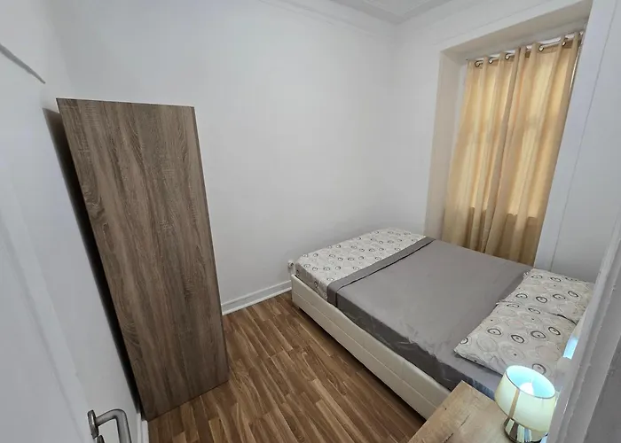 Campeao De Fabulas Lda *